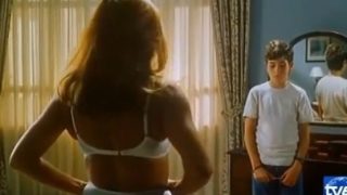 Boy see boobs of mom